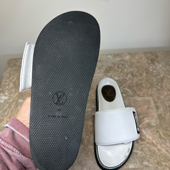 Louis Vuitton | Calfskin Sunset Flat Mule Sandals size 40 - Picture 4 of 8